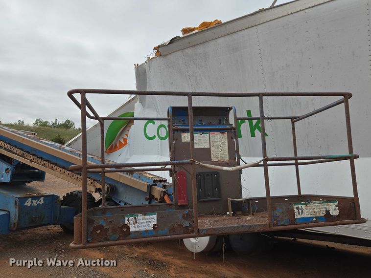 image for item YA2782 2005 Genie S-60 boom lift