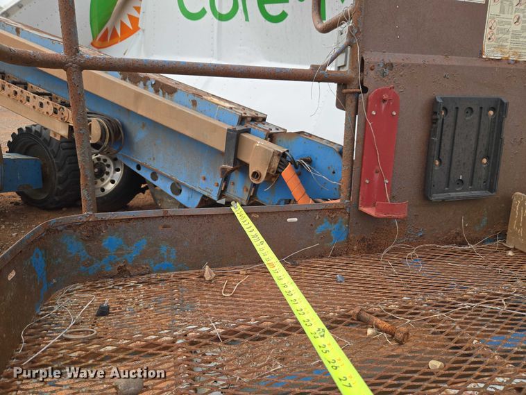image for item YA2782 2005 Genie S-60 boom lift