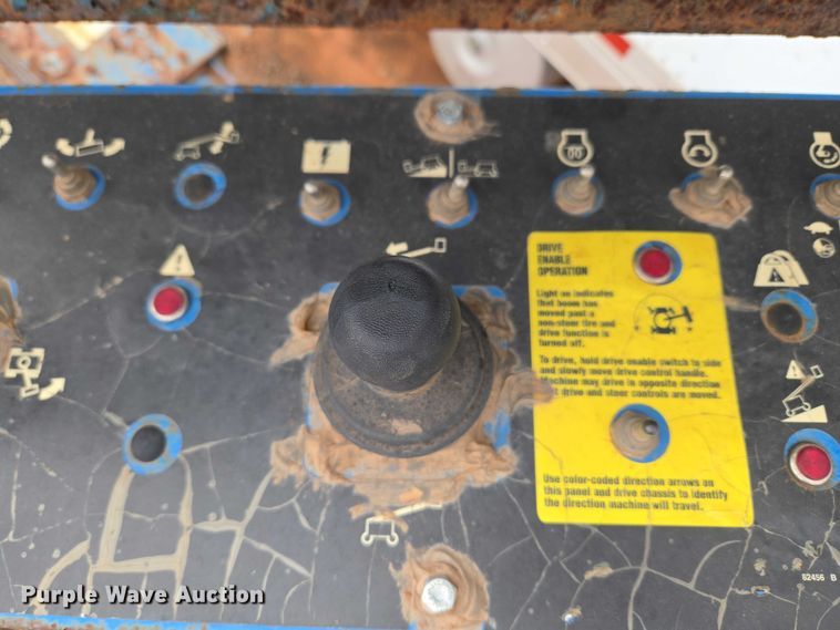 image for item YA2782 2005 Genie S-60 boom lift