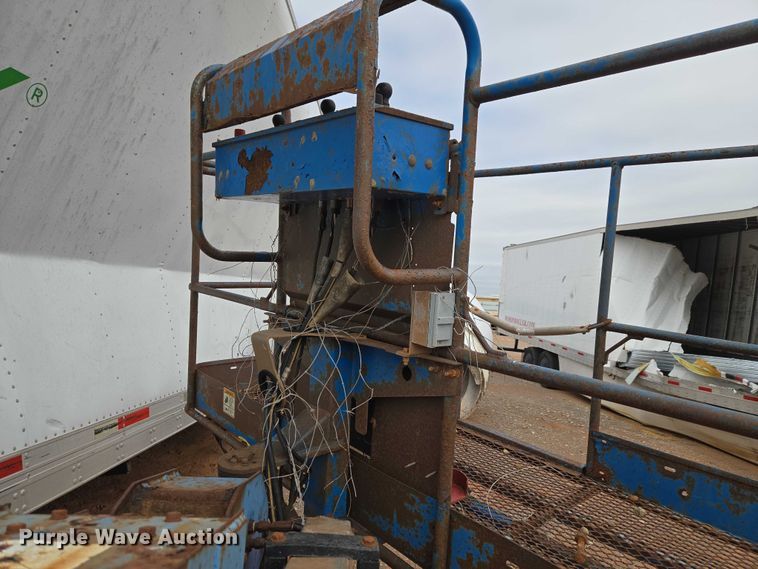 image for item YA2782 2005 Genie S-60 boom lift
