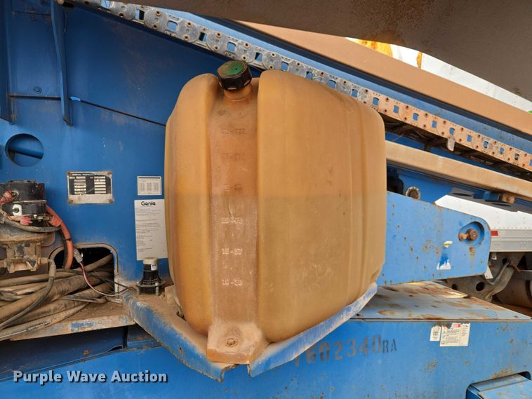 image for item YA2782 2005 Genie S-60 boom lift