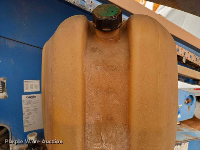 image for item YA2782 2005 Genie S-60 boom lift