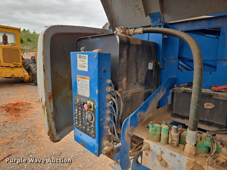 image for item YA2782 2005 Genie S-60 boom lift