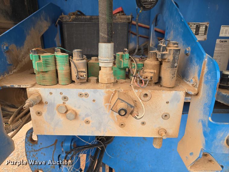 image for item YA2782 2005 Genie S-60 boom lift