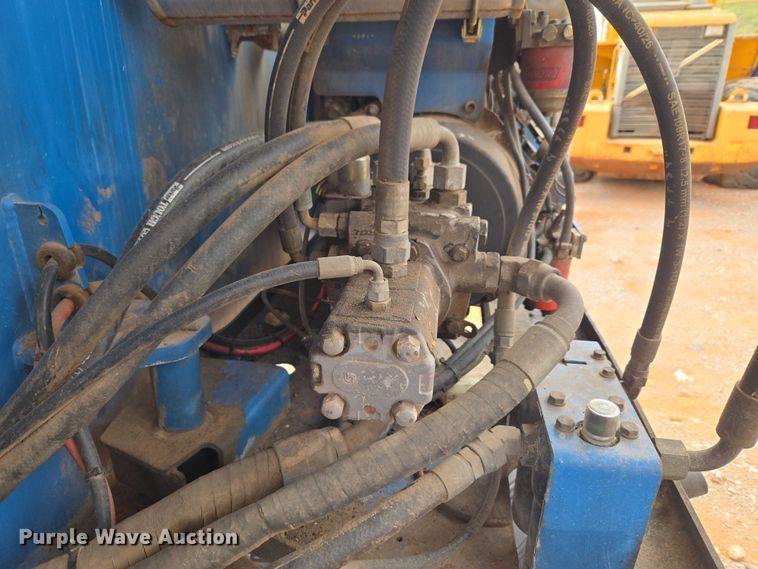 image for item YA2782 2005 Genie S-60 boom lift