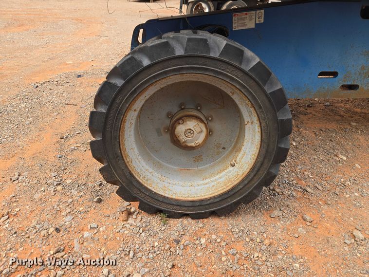 image for item YA2782 2005 Genie S-60 boom lift