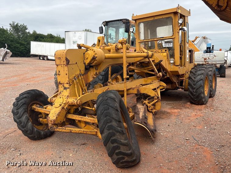 image for item YA2783 1972 Caterpillar 12F rigid frame motor grader