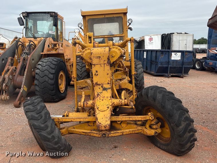 image for item YA2783 1972 Caterpillar 12F rigid frame motor grader