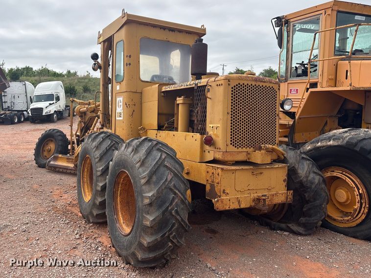image for item YA2783 1972 Caterpillar 12F rigid frame motor grader