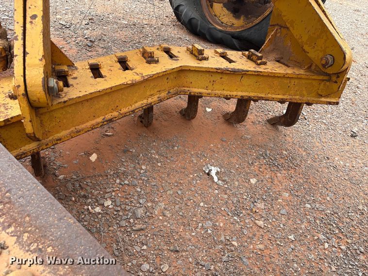 image for item YA2783 1972 Caterpillar 12F rigid frame motor grader
