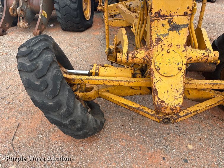 image for item YA2783 1972 Caterpillar 12F rigid frame motor grader