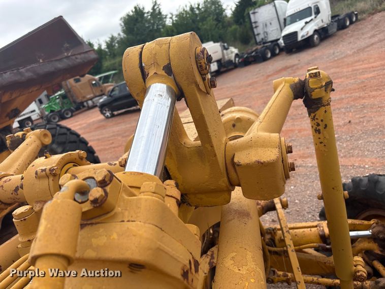 image for item YA2783 1972 Caterpillar 12F rigid frame motor grader