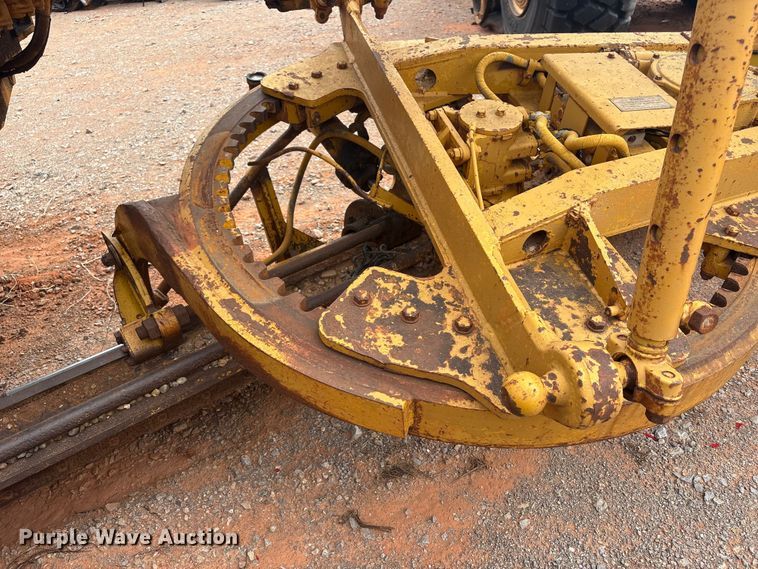 image for item YA2783 1972 Caterpillar 12F rigid frame motor grader