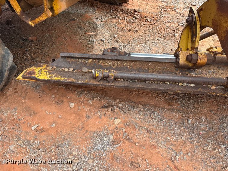 image for item YA2783 1972 Caterpillar 12F rigid frame motor grader