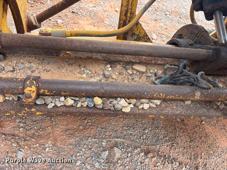 image for item YA2783 1972 Caterpillar 12F rigid frame motor grader