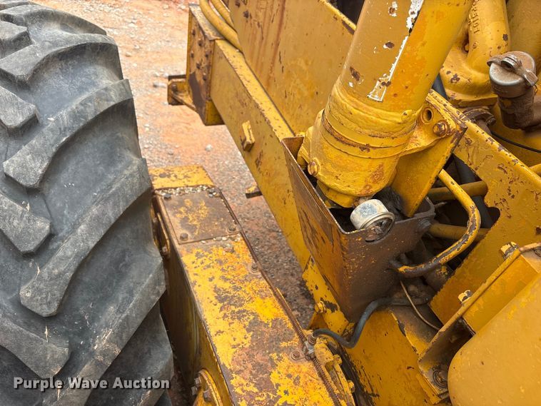 image for item YA2783 1972 Caterpillar 12F rigid frame motor grader