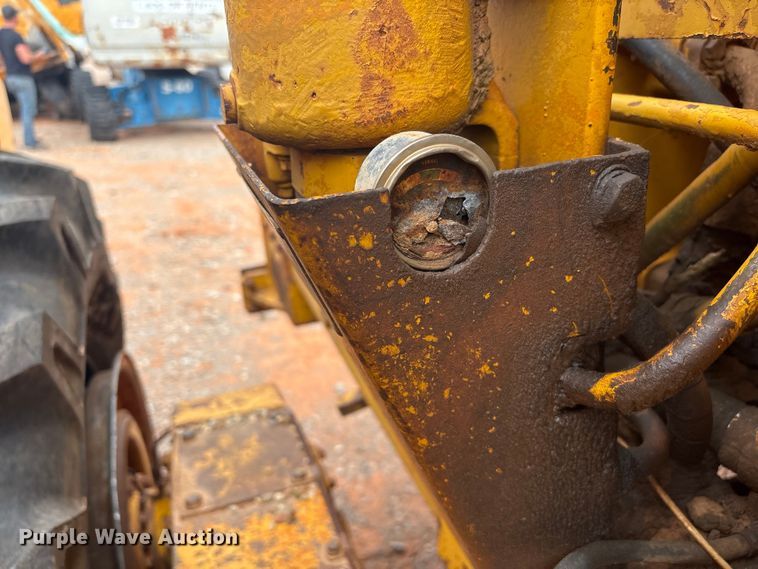 image for item YA2783 1972 Caterpillar 12F rigid frame motor grader