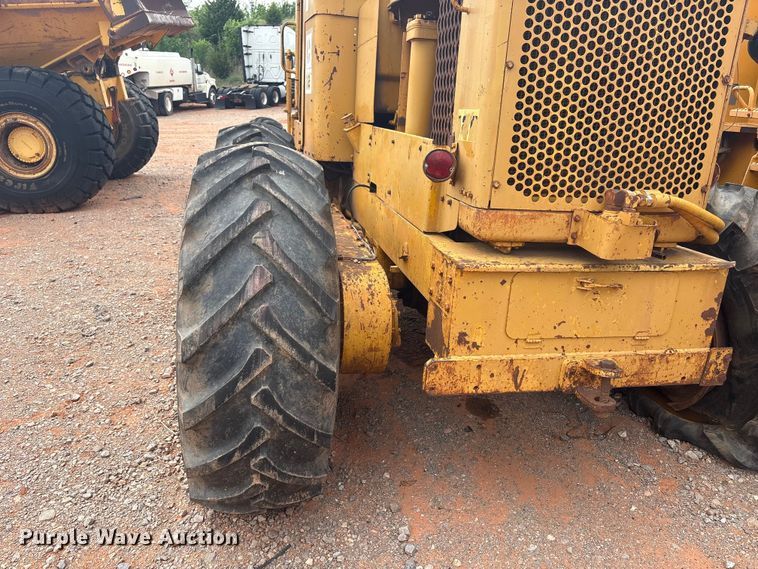 image for item YA2783 1972 Caterpillar 12F rigid frame motor grader