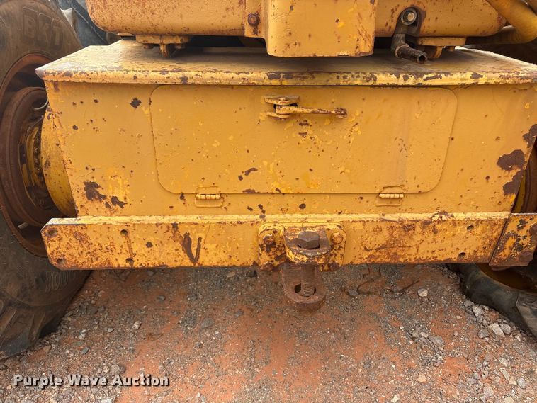 image for item YA2783 1972 Caterpillar 12F rigid frame motor grader