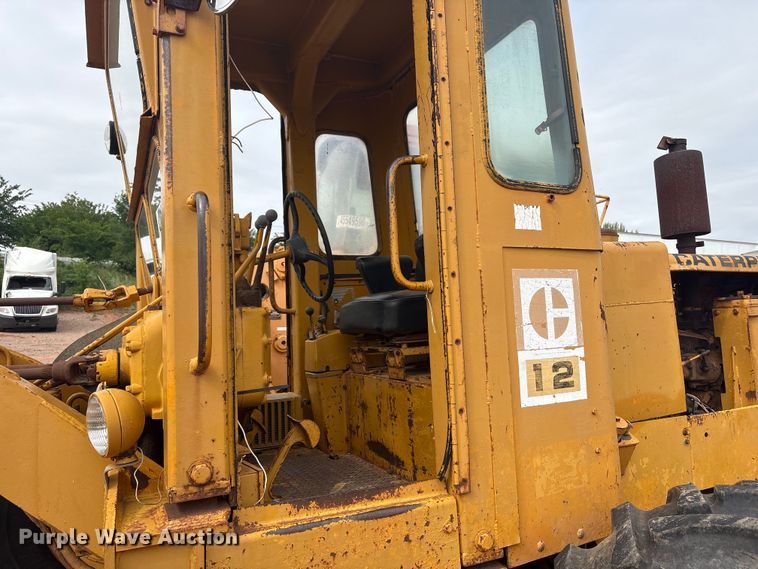 image for item YA2783 1972 Caterpillar 12F rigid frame motor grader