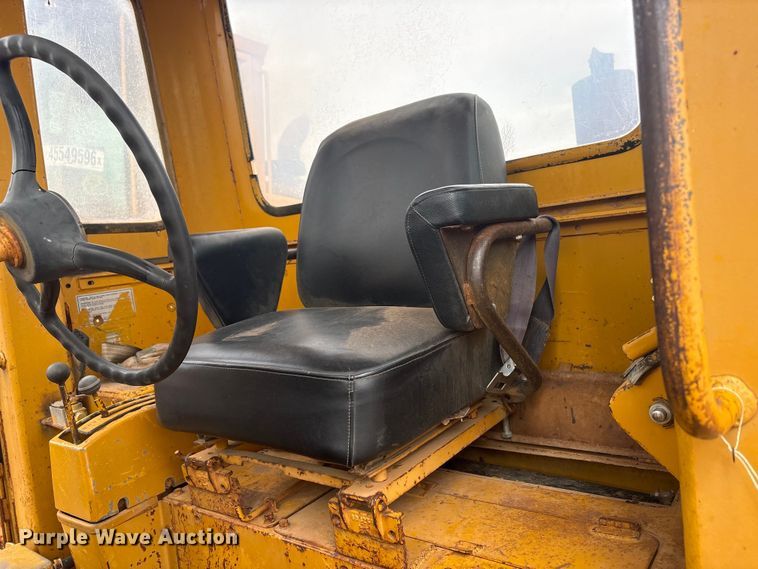 image for item YA2783 1972 Caterpillar 12F rigid frame motor grader