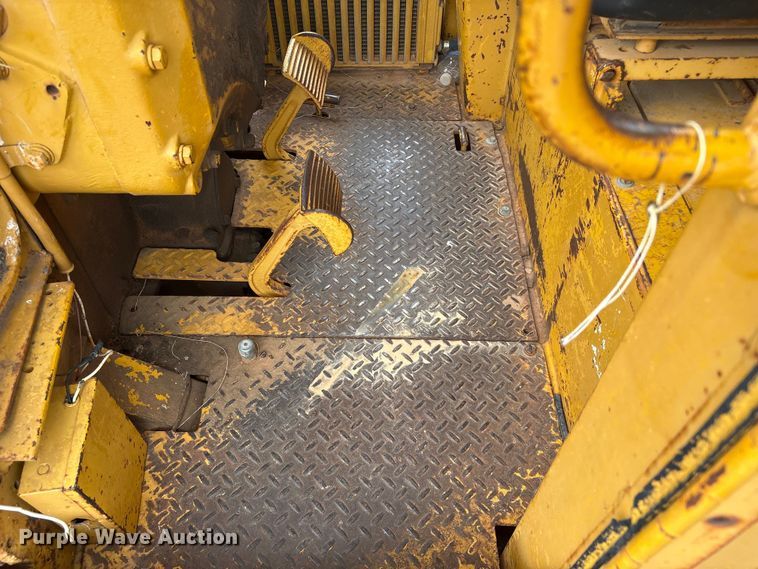 image for item YA2783 1972 Caterpillar 12F rigid frame motor grader