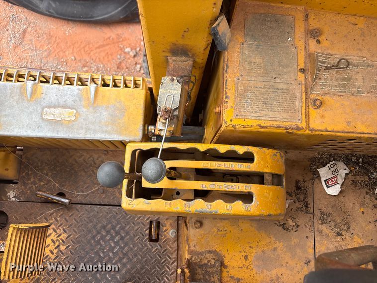 image for item YA2783 1972 Caterpillar 12F rigid frame motor grader
