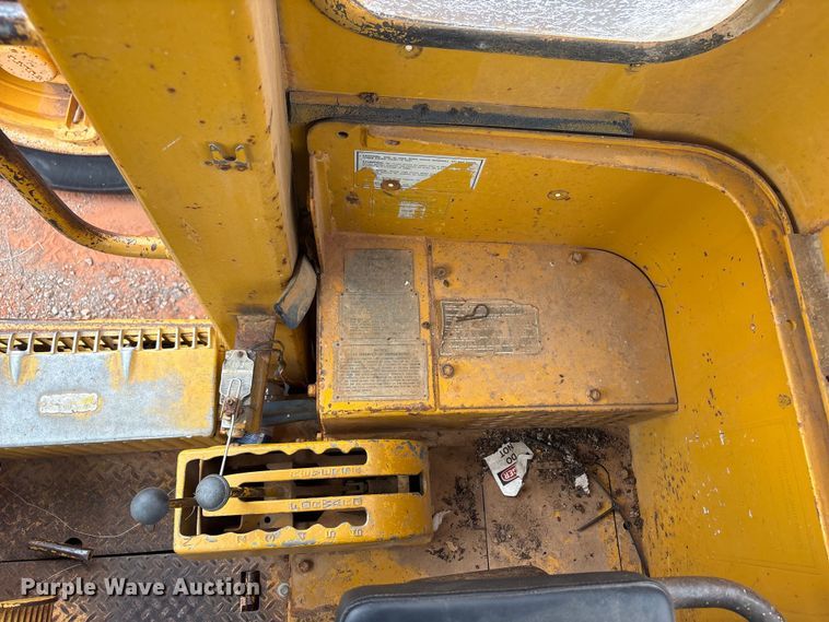 image for item YA2783 1972 Caterpillar 12F rigid frame motor grader