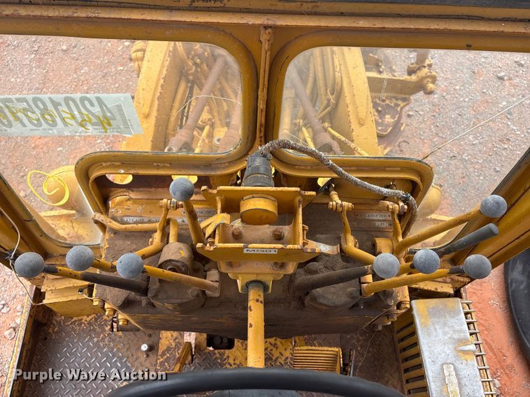 image for item YA2783 1972 Caterpillar 12F rigid frame motor grader