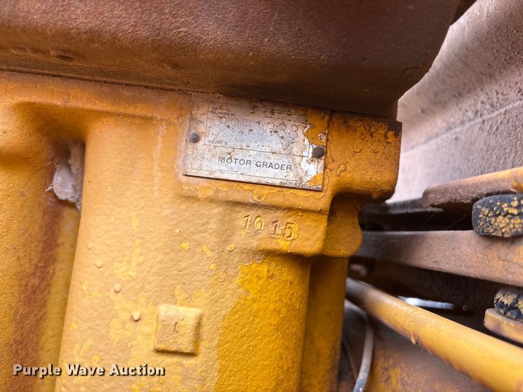 image for item YA2783 1972 Caterpillar 12F rigid frame motor grader