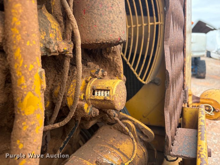 image for item YA2783 1972 Caterpillar 12F rigid frame motor grader