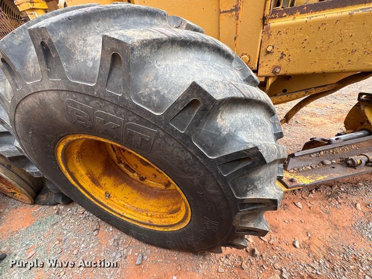 image for item YA2783 1972 Caterpillar 12F rigid frame motor grader