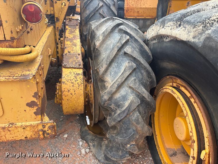 image for item YA2783 1972 Caterpillar 12F rigid frame motor grader