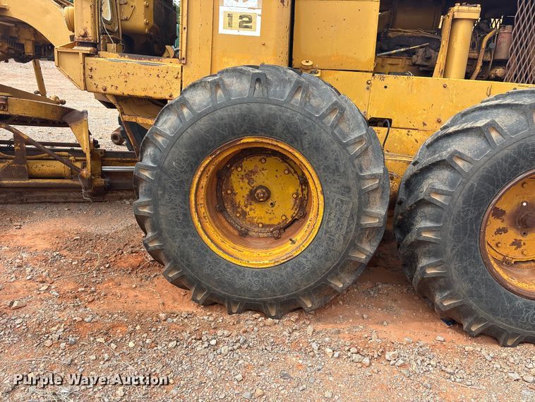 image for item YA2783 1972 Caterpillar 12F rigid frame motor grader