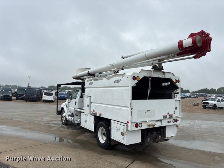 image for item YA2805 2015 Ford F750 Super Duty forestry bucket truck