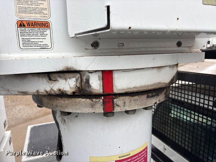 image for item YA2805 2015 Ford F750 Super Duty forestry bucket truck
