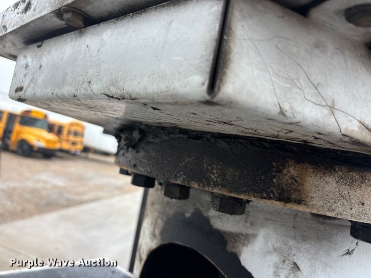 image for item YA2805 2015 Ford F750 Super Duty forestry bucket truck
