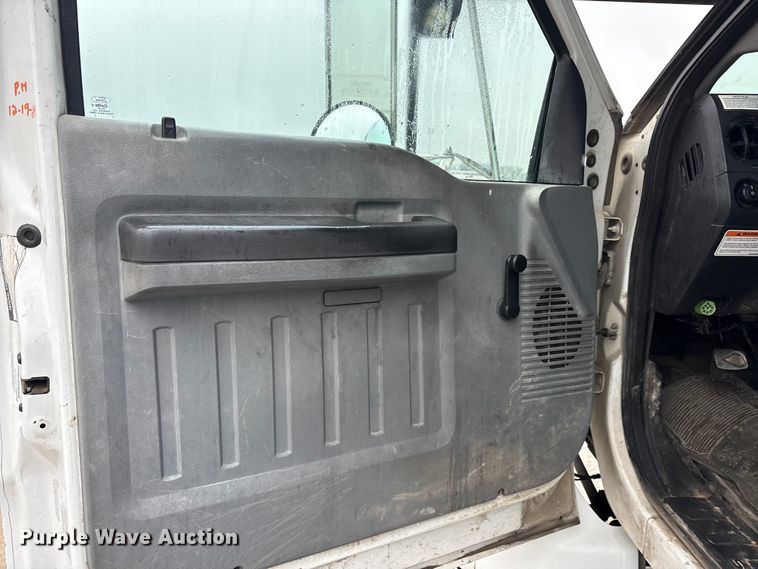 image for item YA2805 2015 Ford F750 Super Duty forestry bucket truck