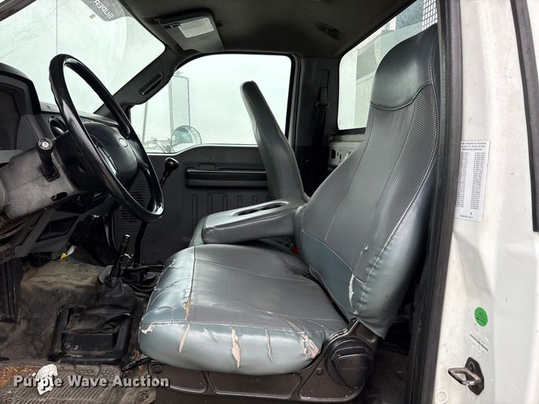 image for item YA2805 2015 Ford F750 Super Duty forestry bucket truck