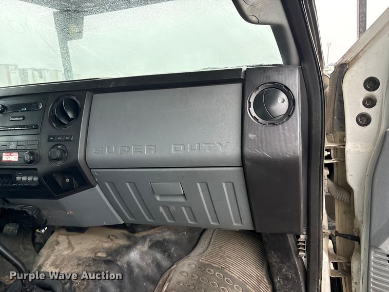 image for item YA2805 2015 Ford F750 Super Duty forestry bucket truck