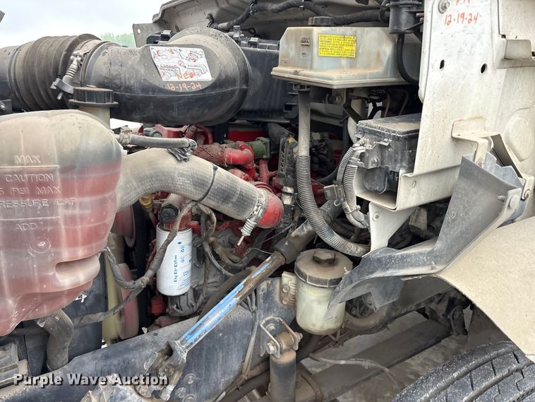 image for item YA2805 2015 Ford F750 Super Duty forestry bucket truck