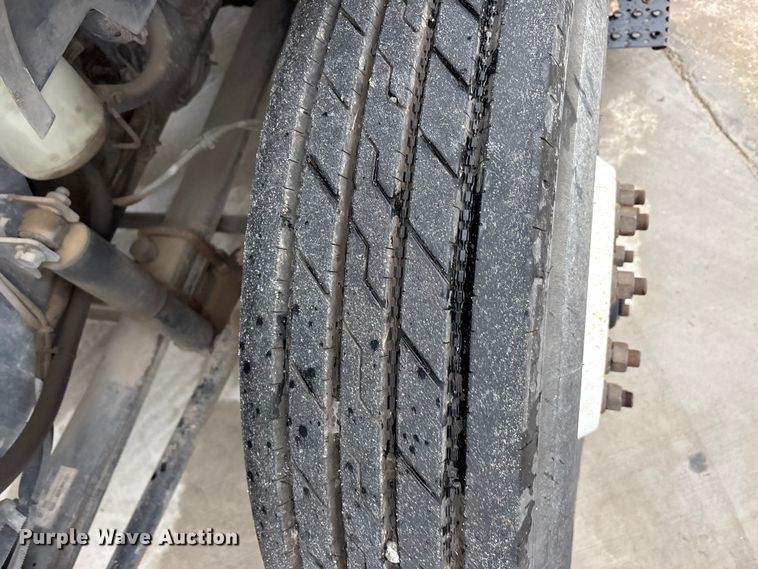image for item YA2805 2015 Ford F750 Super Duty forestry bucket truck