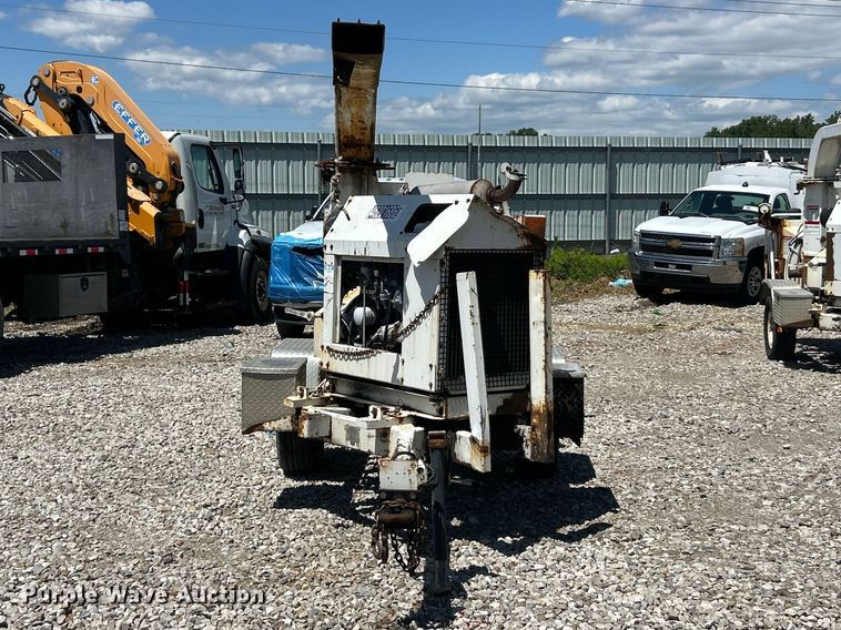 image for item YA2838 2006 Bandit 200 wood chipper
