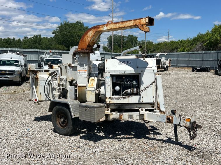 image for item YA2838 2006 Bandit 200 wood chipper