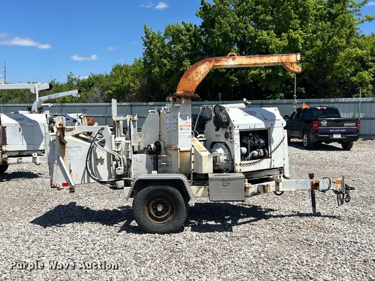 image for item YA2838 2006 Bandit 200 wood chipper