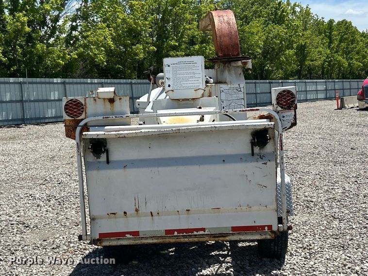 image for item YA2838 2006 Bandit 200 wood chipper