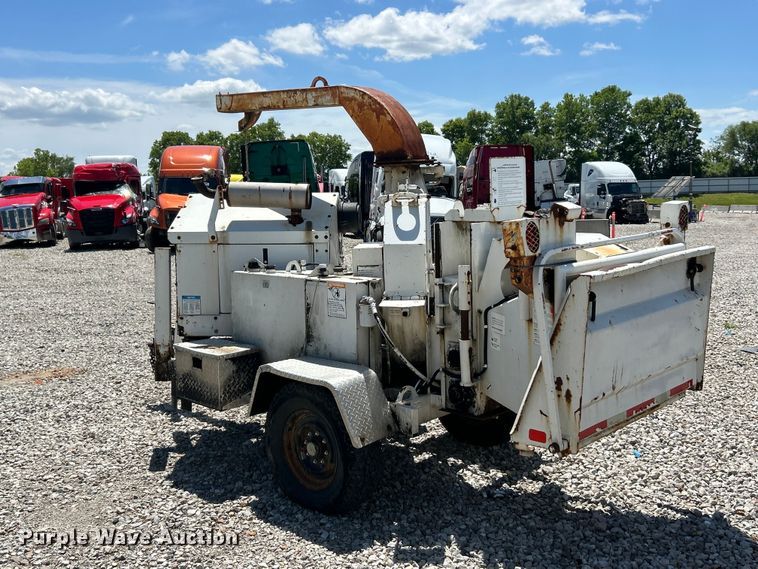 image for item YA2838 2006 Bandit 200 wood chipper