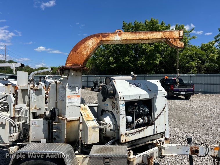 image for item YA2838 2006 Bandit 200 wood chipper
