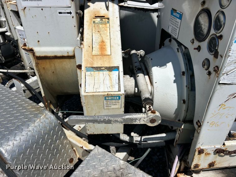 image for item YA2838 2006 Bandit 200 wood chipper