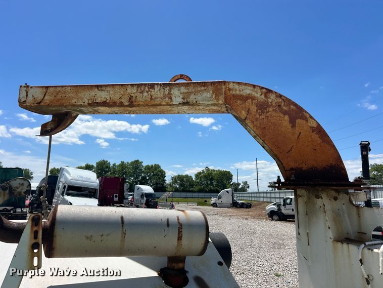 image for item YA2838 2006 Bandit 200 wood chipper